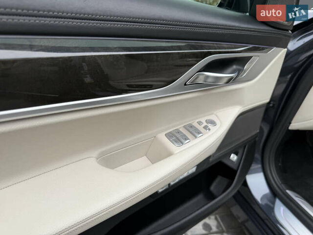 Серый БМВ 7 Серия, объемом двигателя 3 л и пробегом 89 тыс. км за 31400 $, фото 35 на Automoto.ua