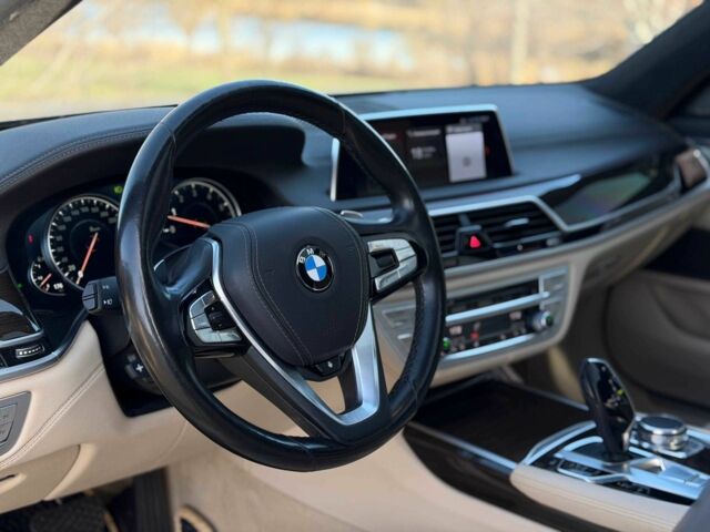 Серый БМВ 7 Серия, объемом двигателя 3 л и пробегом 92 тыс. км за 31000 $, фото 14 на Automoto.ua