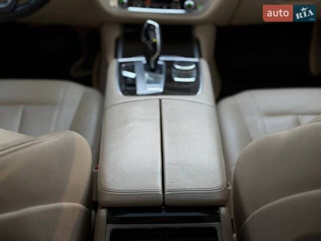 Серый БМВ 7 Серия, объемом двигателя 3 л и пробегом 92 тыс. км за 31000 $, фото 57 на Automoto.ua