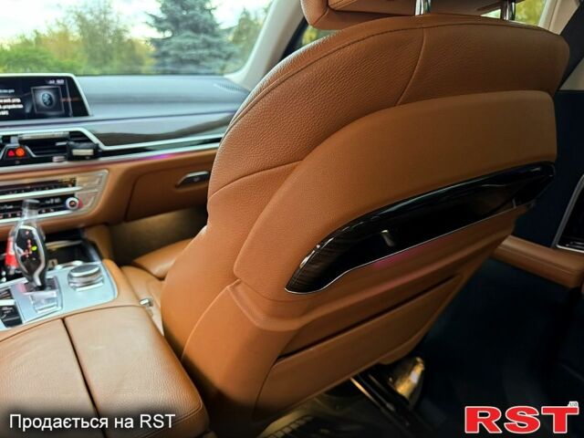 Серый БМВ 7 Серия, объемом двигателя 3 л и пробегом 220 тыс. км за 34600 $, фото 10 на Automoto.ua