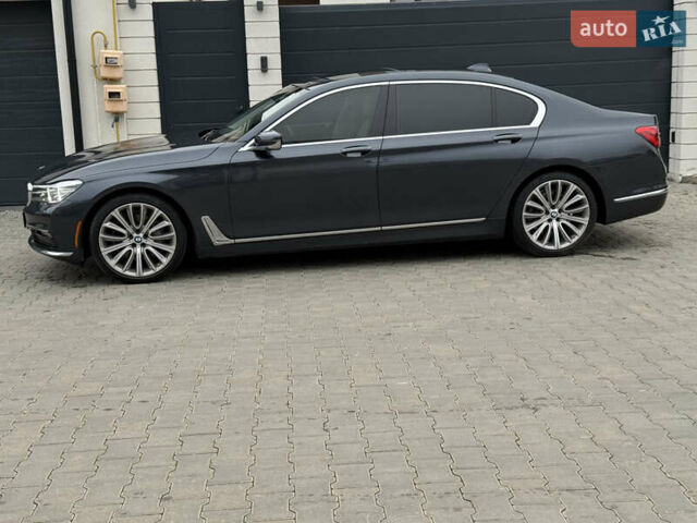 Серый БМВ 7 Серия, объемом двигателя 3 л и пробегом 89 тыс. км за 31400 $, фото 2 на Automoto.ua