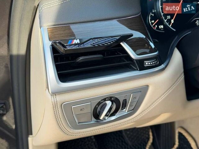 Серый БМВ 7 Серия, объемом двигателя 3 л и пробегом 92 тыс. км за 31000 $, фото 42 на Automoto.ua