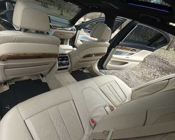 Серый БМВ 7 Серия, объемом двигателя 4.39 л и пробегом 130 тыс. км за 29500 $, фото 68 на Automoto.ua