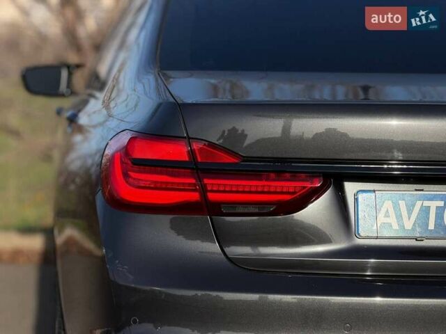Серый БМВ 7 Серия, объемом двигателя 3 л и пробегом 92 тыс. км за 31000 $, фото 21 на Automoto.ua