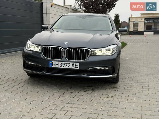 Серый БМВ 7 Серия, объемом двигателя 3 л и пробегом 89 тыс. км за 31400 $, фото 5 на Automoto.ua