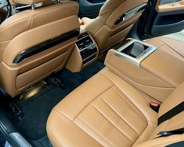 Серый БМВ 7 Серия, объемом двигателя 2 л и пробегом 89 тыс. км за 33990 $, фото 23 на Automoto.ua