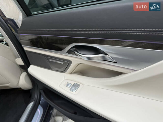 Серый БМВ 7 Серия, объемом двигателя 3 л и пробегом 89 тыс. км за 31400 $, фото 28 на Automoto.ua