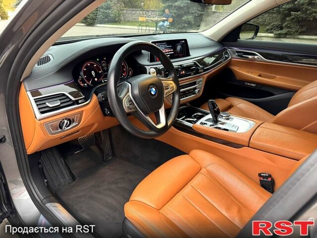 Серый БМВ 7 Серия, объемом двигателя 3 л и пробегом 220 тыс. км за 34600 $, фото 8 на Automoto.ua