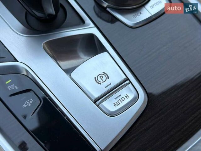 Серый БМВ 7 Серия, объемом двигателя 3 л и пробегом 92 тыс. км за 31000 $, фото 74 на Automoto.ua