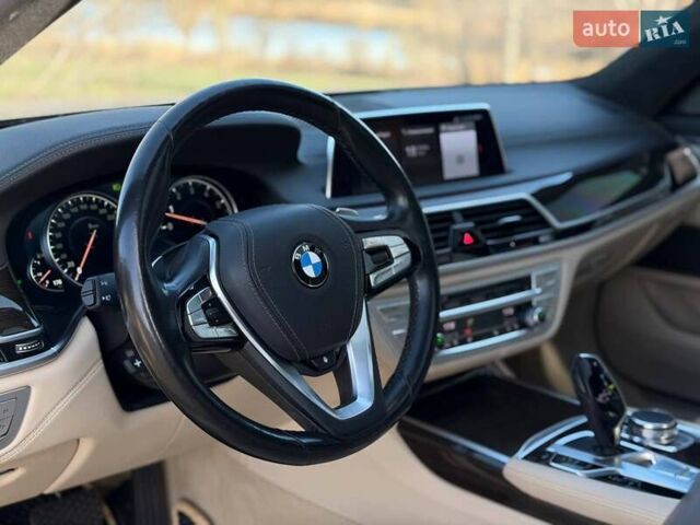 Серый БМВ 7 Серия, объемом двигателя 3 л и пробегом 92 тыс. км за 31000 $, фото 43 на Automoto.ua