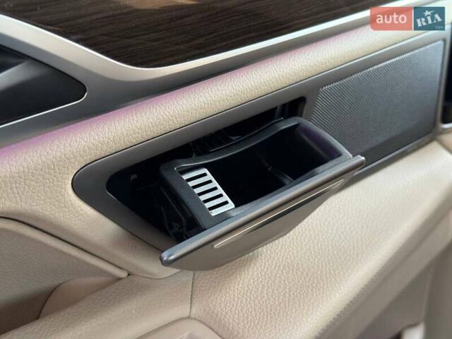 Серый БМВ 7 Серия, объемом двигателя 3 л и пробегом 92 тыс. км за 31000 $, фото 58 на Automoto.ua