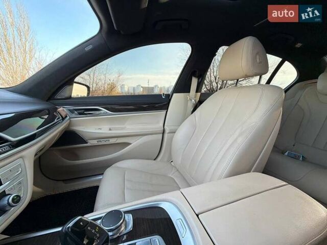 Серый БМВ 7 Серия, объемом двигателя 3 л и пробегом 92 тыс. км за 31000 $, фото 76 на Automoto.ua