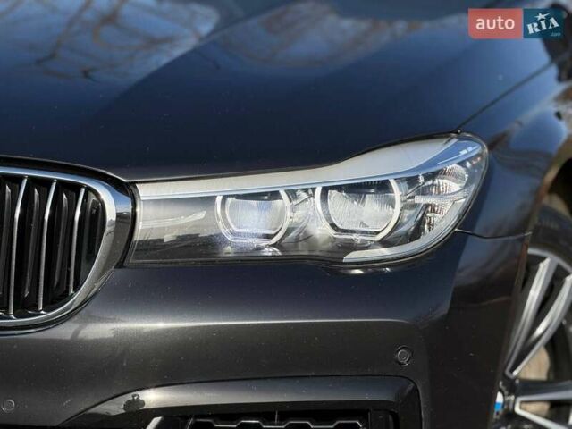 Серый БМВ 7 Серия, объемом двигателя 3 л и пробегом 92 тыс. км за 31000 $, фото 3 на Automoto.ua