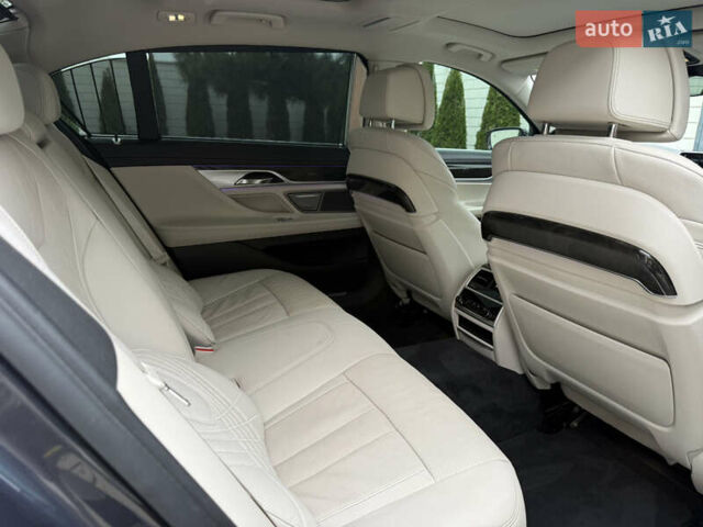 Серый БМВ 7 Серия, объемом двигателя 3 л и пробегом 89 тыс. км за 31400 $, фото 29 на Automoto.ua