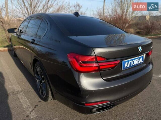 Серый БМВ 7 Серия, объемом двигателя 3 л и пробегом 92 тыс. км за 31000 $, фото 27 на Automoto.ua