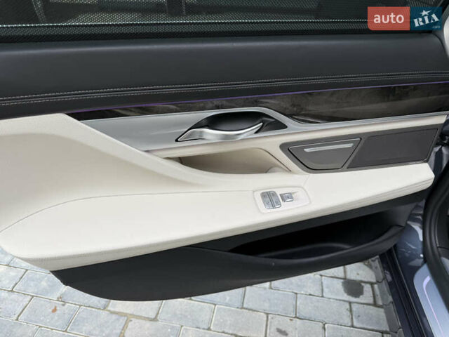 Серый БМВ 7 Серия, объемом двигателя 3 л и пробегом 89 тыс. км за 31400 $, фото 31 на Automoto.ua