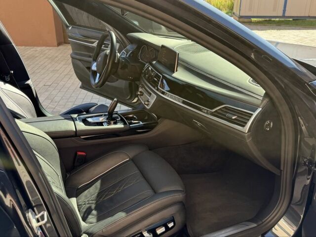 Серый БМВ 7 Серия, объемом двигателя 3 л и пробегом 132 тыс. км за 55000 $, фото 6 на Automoto.ua