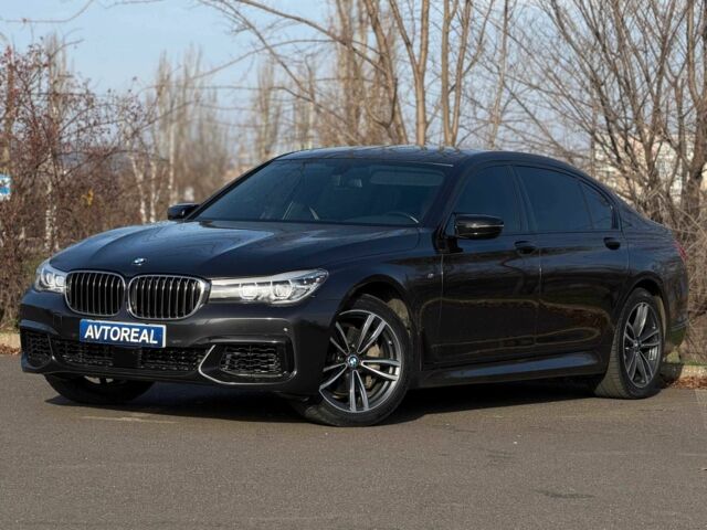 Серый БМВ 7 Серия, объемом двигателя 3 л и пробегом 92 тыс. км за 31000 $, фото 1 на Automoto.ua