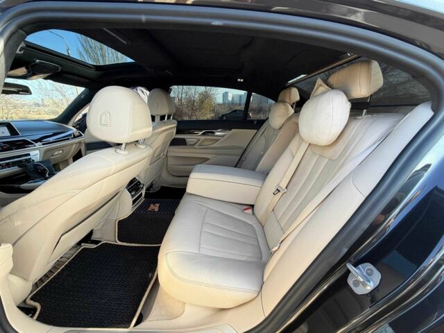 Серый БМВ 7 Серия, объемом двигателя 3 л и пробегом 92 тыс. км за 31000 $, фото 10 на Automoto.ua