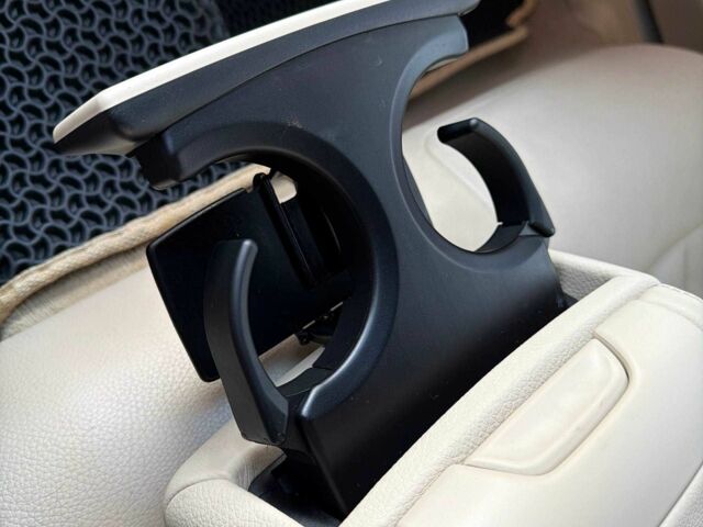 Серый БМВ 7 Серия, объемом двигателя 3 л и пробегом 92 тыс. км за 31000 $, фото 16 на Automoto.ua