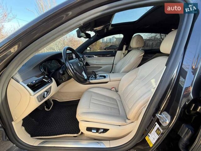 Серый БМВ 7 Серия, объемом двигателя 3 л и пробегом 92 тыс. км за 31000 $, фото 34 на Automoto.ua