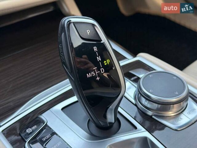 Серый БМВ 7 Серия, объемом двигателя 3 л и пробегом 92 тыс. км за 31000 $, фото 71 на Automoto.ua