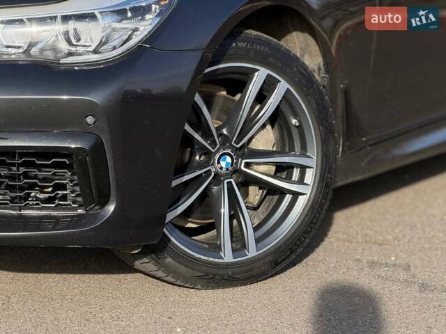 Серый БМВ 7 Серия, объемом двигателя 3 л и пробегом 92 тыс. км за 31000 $, фото 4 на Automoto.ua