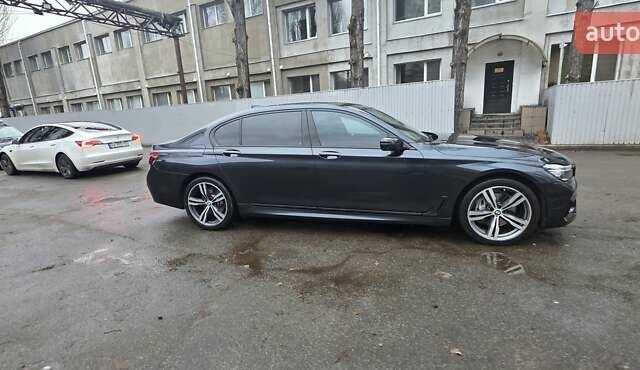 Серый БМВ 7 Серия, объемом двигателя 3 л и пробегом 130 тыс. км за 36900 $, фото 4 на Automoto.ua