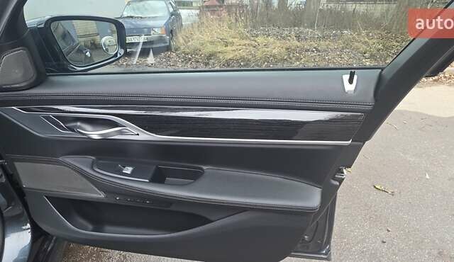 Серый БМВ 7 Серия, объемом двигателя 3 л и пробегом 130 тыс. км за 36900 $, фото 31 на Automoto.ua