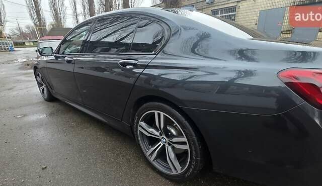 Серый БМВ 7 Серия, объемом двигателя 3 л и пробегом 130 тыс. км за 36900 $, фото 10 на Automoto.ua