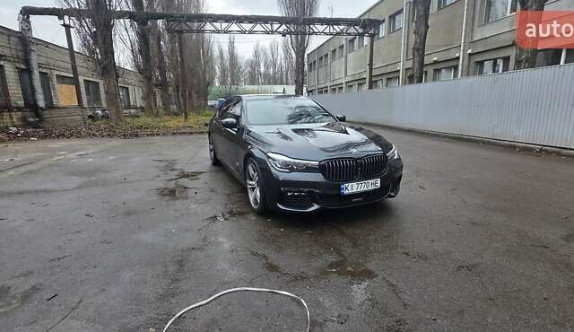 Серый БМВ 7 Серия, объемом двигателя 3 л и пробегом 130 тыс. км за 36900 $, фото 1 на Automoto.ua