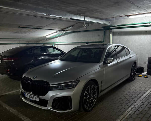 Серый БМВ 7 Серия, объемом двигателя 2.98 л и пробегом 107 тыс. км за 40000 $, фото 9 на Automoto.ua