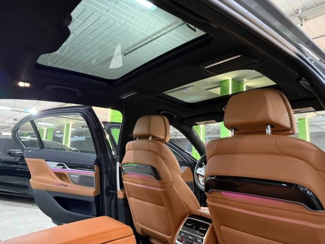 Серый БМВ 7 Серия, объемом двигателя 3 л и пробегом 97 тыс. км за 53000 $, фото 6 на Automoto.ua