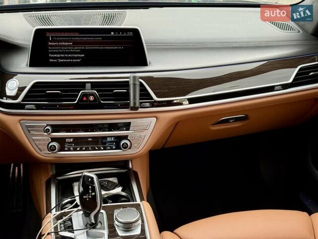 Серый БМВ 7 Серия, объемом двигателя 2.99 л и пробегом 127 тыс. км за 62500 $, фото 36 на Automoto.ua