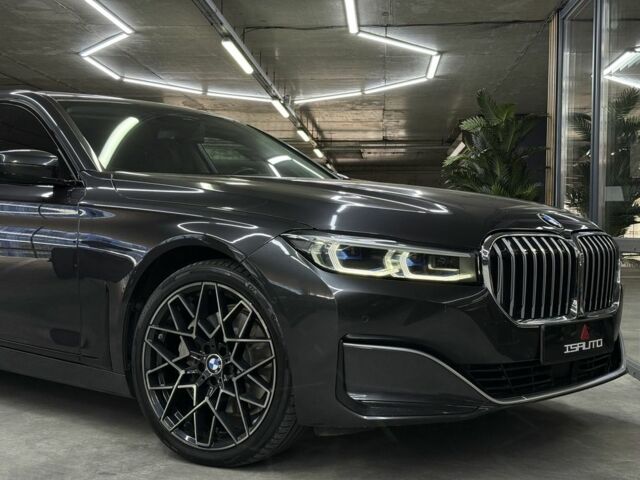 Серый БМВ 7 Серия, объемом двигателя 3 л и пробегом 115 тыс. км за 61500 $, фото 3 на Automoto.ua