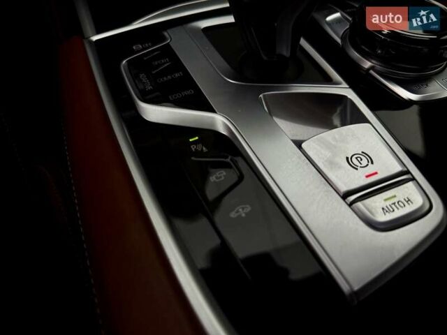 Сірий БМВ 7 Серія, об'ємом двигуна 4.39 л та пробігом 75 тис. км за 74999 $, фото 153 на Automoto.ua