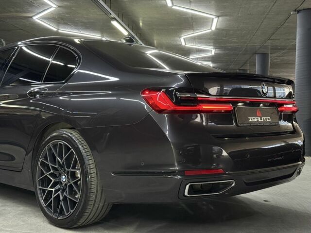 Серый БМВ 7 Серия, объемом двигателя 3 л и пробегом 115 тыс. км за 61500 $, фото 15 на Automoto.ua