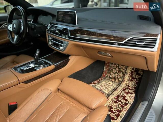 Серый БМВ 7 Серия, объемом двигателя 3 л и пробегом 94 тыс. км за 57000 $, фото 29 на Automoto.ua