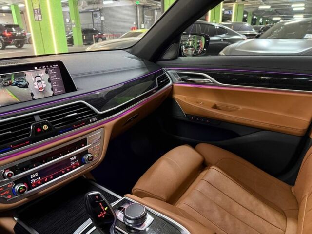 Серый БМВ 7 Серия, объемом двигателя 3 л и пробегом 97 тыс. км за 53000 $, фото 7 на Automoto.ua