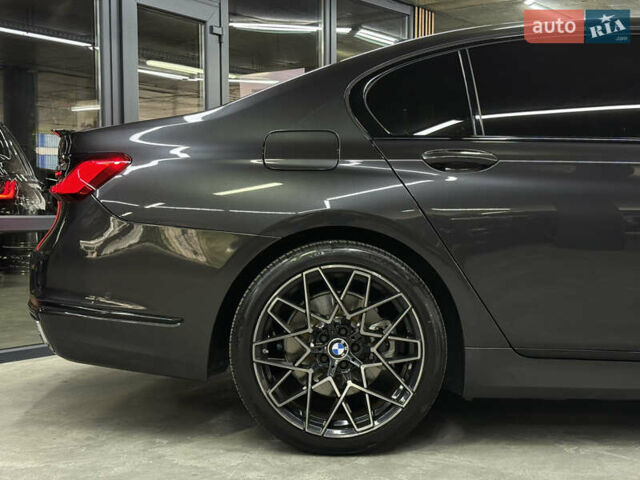 Серый БМВ 7 Серия, объемом двигателя 2.99 л и пробегом 115 тыс. км за 61500 $, фото 17 на Automoto.ua