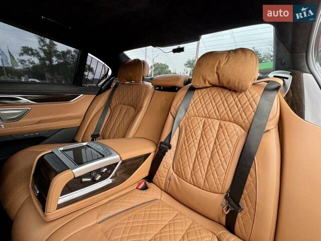 Серый БМВ 7 Серия, объемом двигателя 2.99 л и пробегом 127 тыс. км за 62500 $, фото 24 на Automoto.ua