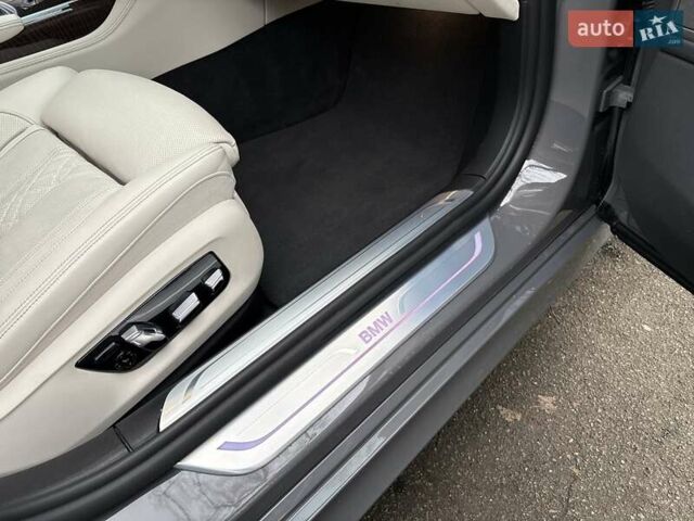 Серый БМВ 7 Серия, объемом двигателя 4.39 л и пробегом 35 тыс. км за 65500 $, фото 34 на Automoto.ua