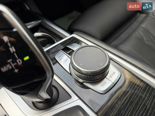 Сірий БМВ 7 Серія, об'ємом двигуна 4.4 л та пробігом 84 тис. км за 77000 $, фото 129 на Automoto.ua