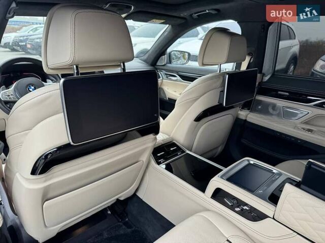 БМВ 7 Серия 2021 в Киеве на Automoto.ua Серый БМВ 7 Серия, объемом двигателя 2.99 л и пробегом 43 тыс. км за 105000 $, фото 42 на Automoto.ua