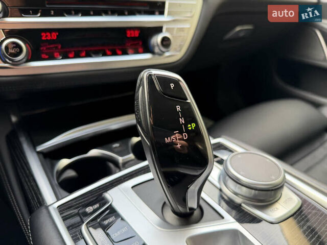 Сірий БМВ 7 Серія, об'ємом двигуна 4.4 л та пробігом 84 тис. км за 77777 $, фото 130 на Automoto.ua