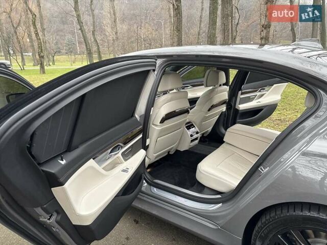 Серый БМВ 7 Серия, объемом двигателя 4.39 л и пробегом 35 тыс. км за 65500 $, фото 51 на Automoto.ua