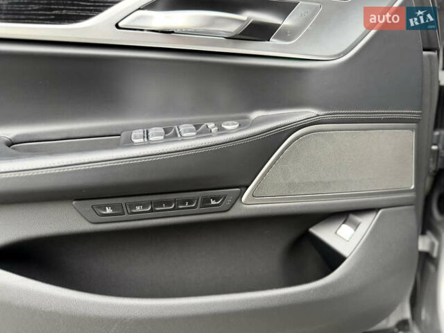 Сірий БМВ 7 Серія, об'ємом двигуна 4.4 л та пробігом 84 тис. км за 77000 $, фото 98 на Automoto.ua