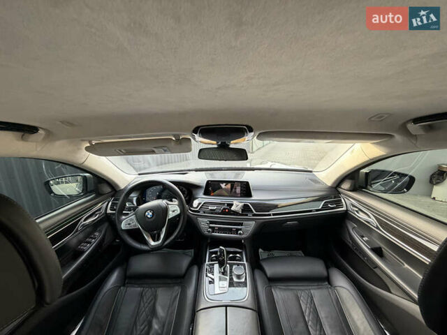 Сірий БМВ 7 Серія, об'ємом двигуна 4.4 л та пробігом 84 тис. км за 77000 $, фото 149 на Automoto.ua