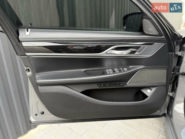 Сірий БМВ 7 Серія, об'ємом двигуна 4.4 л та пробігом 84 тис. км за 77000 $, фото 99 на Automoto.ua