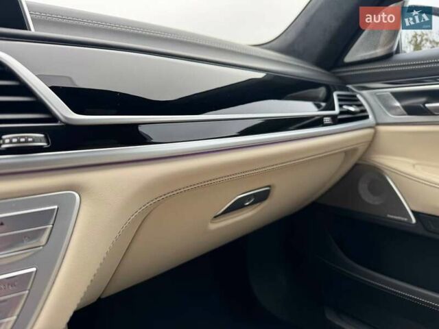 БМВ 7 Серия 2021 в Киеве на Automoto.ua Серый БМВ 7 Серия, объемом двигателя 2.99 л и пробегом 43 тыс. км за 105000 $, фото 33 на Automoto.ua